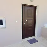 Gerys House * Nikiana