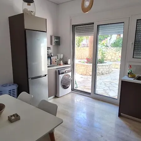 Apartment Gerys House Nikiana